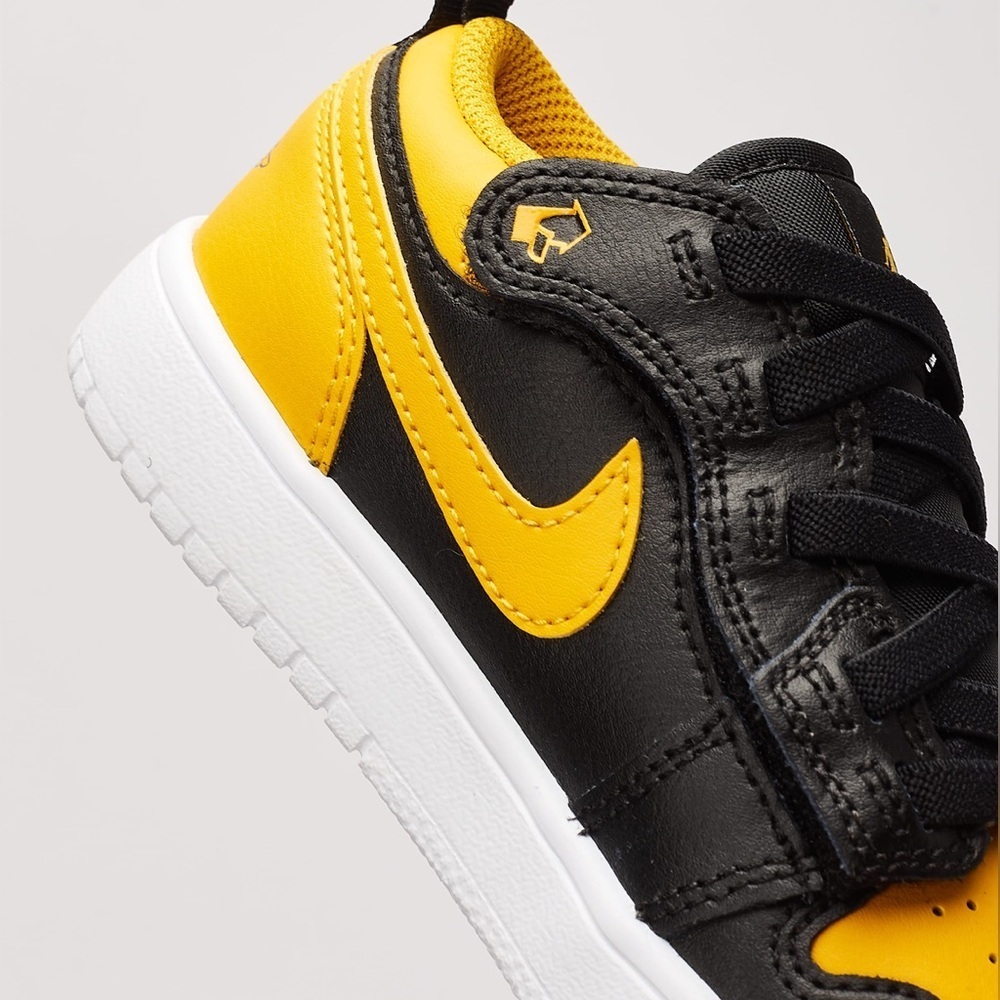 Jordan 1
Low
Yellow Ochre 
PS ALT
Brand new - Picture 11 of 11